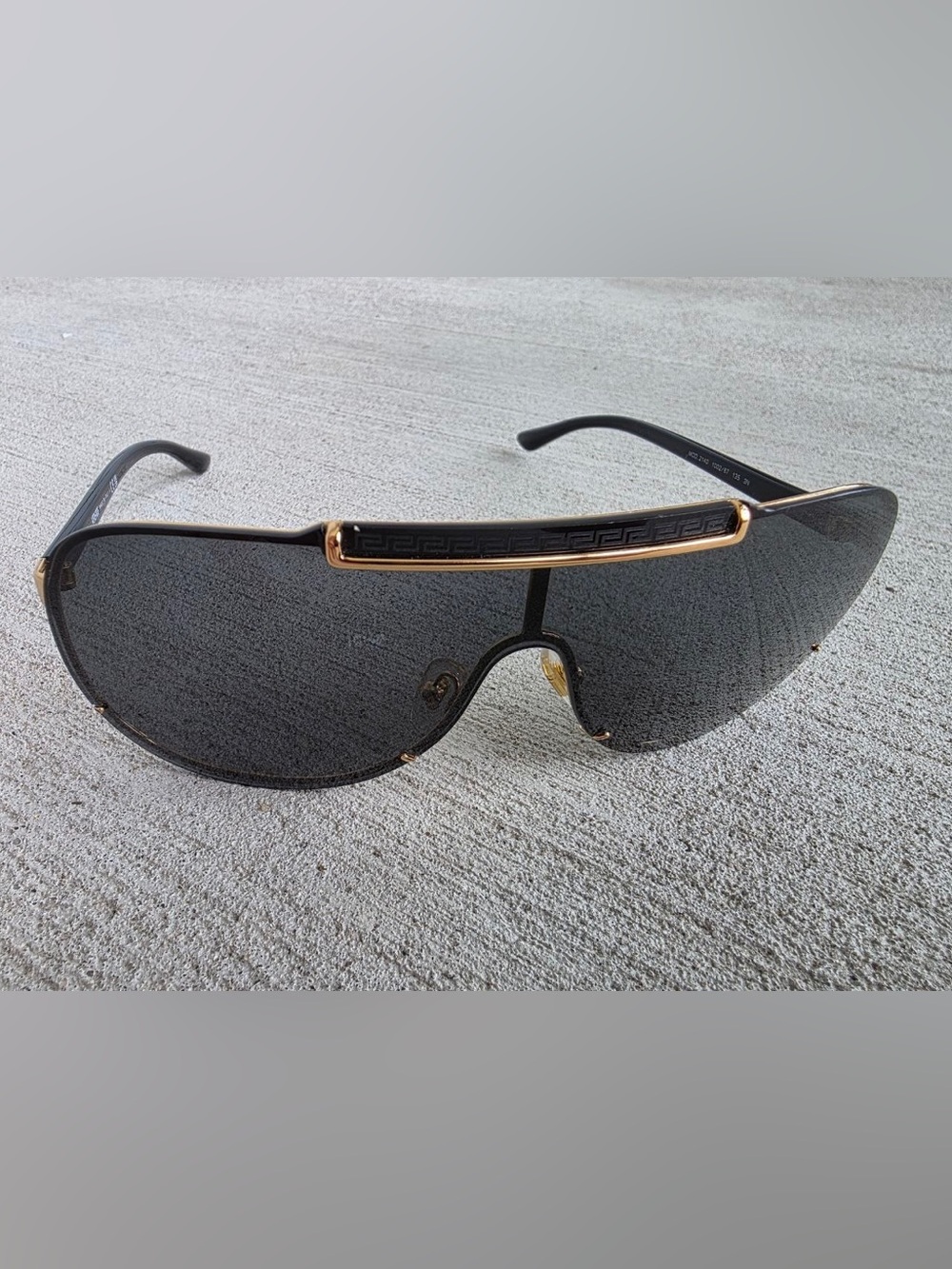 Versace MOD 2140 Shield Sunglasses Black Gold Medusa Greek Key Italy 1002/87